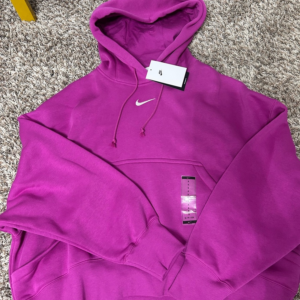 Nike Women's Vibrant Purple Sweatshirt NWT!!